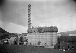 I. C. Piene & Søn i Buvika. Støping av ny kornsilo