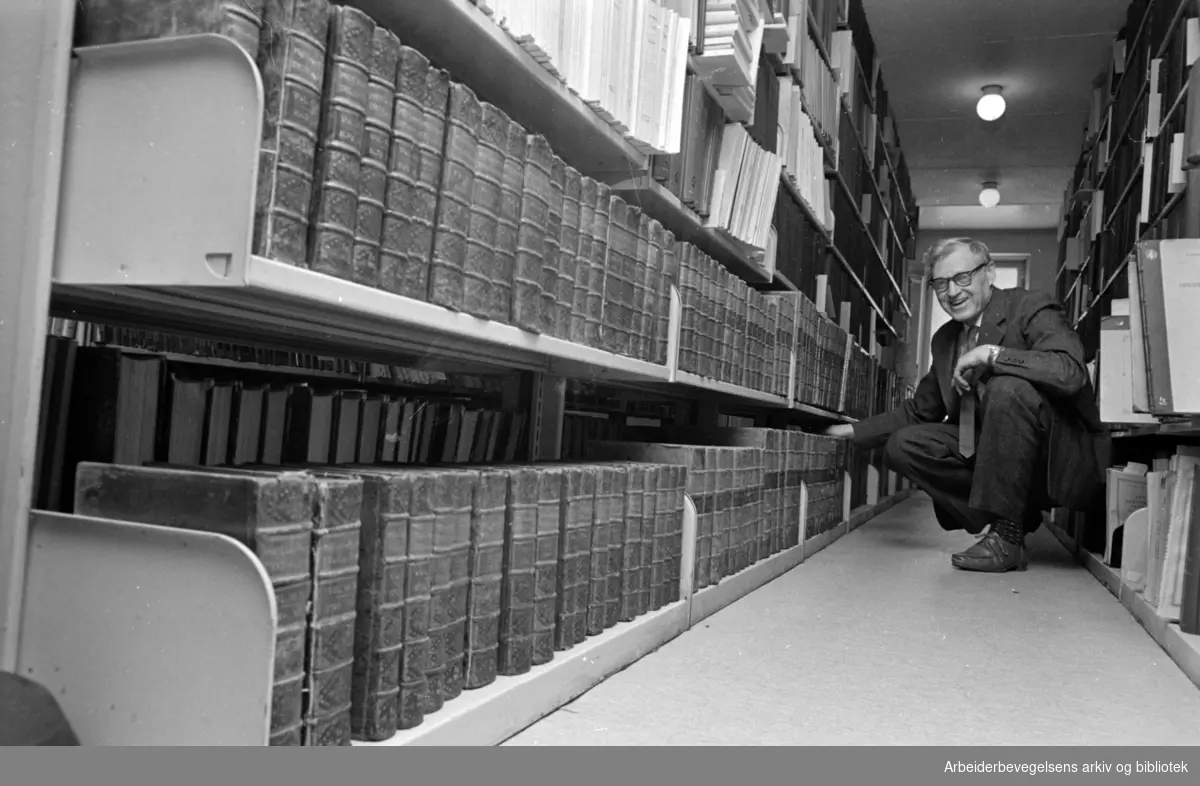Universitetetsbiblioteket. Førstebibliotekar Peter Kleppa. Februar 1966