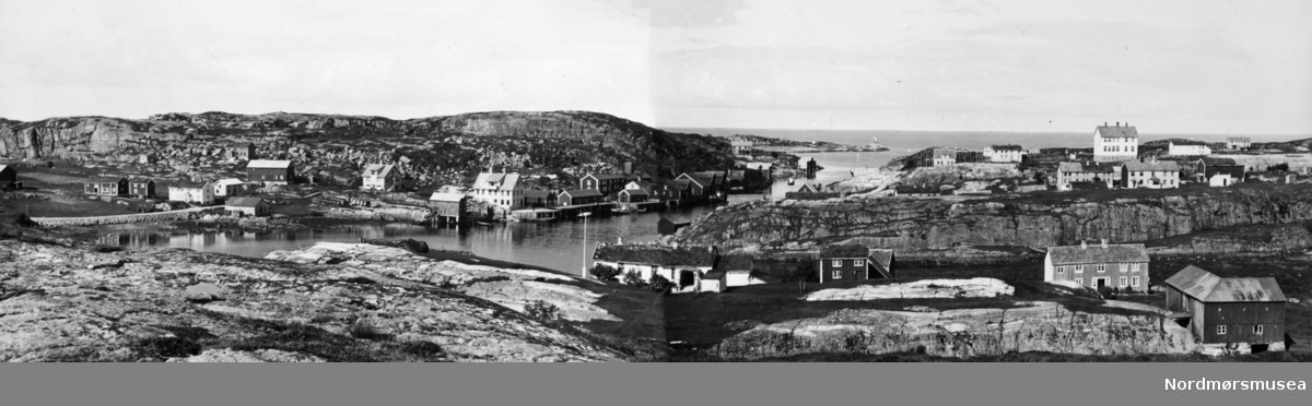 Montasje. Kombinert foto fra Sveggen i Averøy kommune. Datering er trolig omkring 1920-1939. Fra Nordmøre museums fotosamlinger.