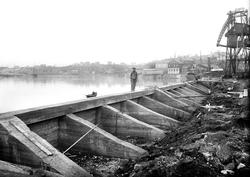 Melløs, Sarpsborg havn med utbygging av kaianlegg i 1911, i 