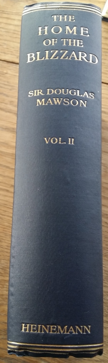 Mann der lener seg forover