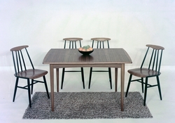 Spisestove. Bord og stolar.