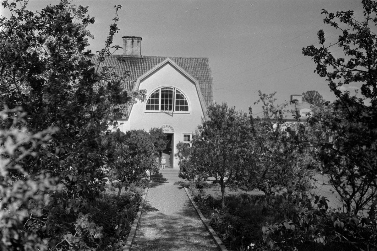 Hus på Gamla Ledbergsvägen 13 i Malmslätt, 1940-tal.