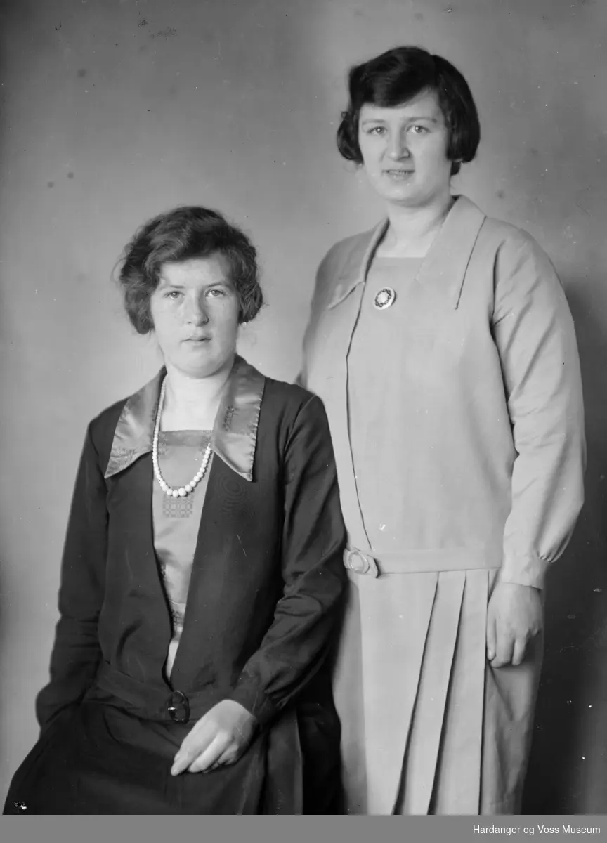 Agnes Mathilde og Anna Charlotte Wallevik  