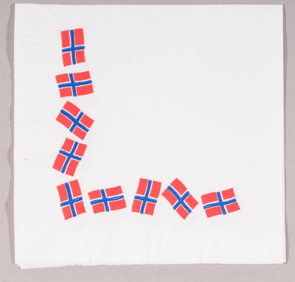 10 norske flagg.
