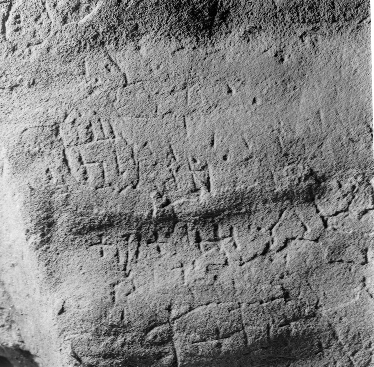 Runestein funnet på Myrmoen ca 1908, oppbevares nå på Vefsn Museum.
