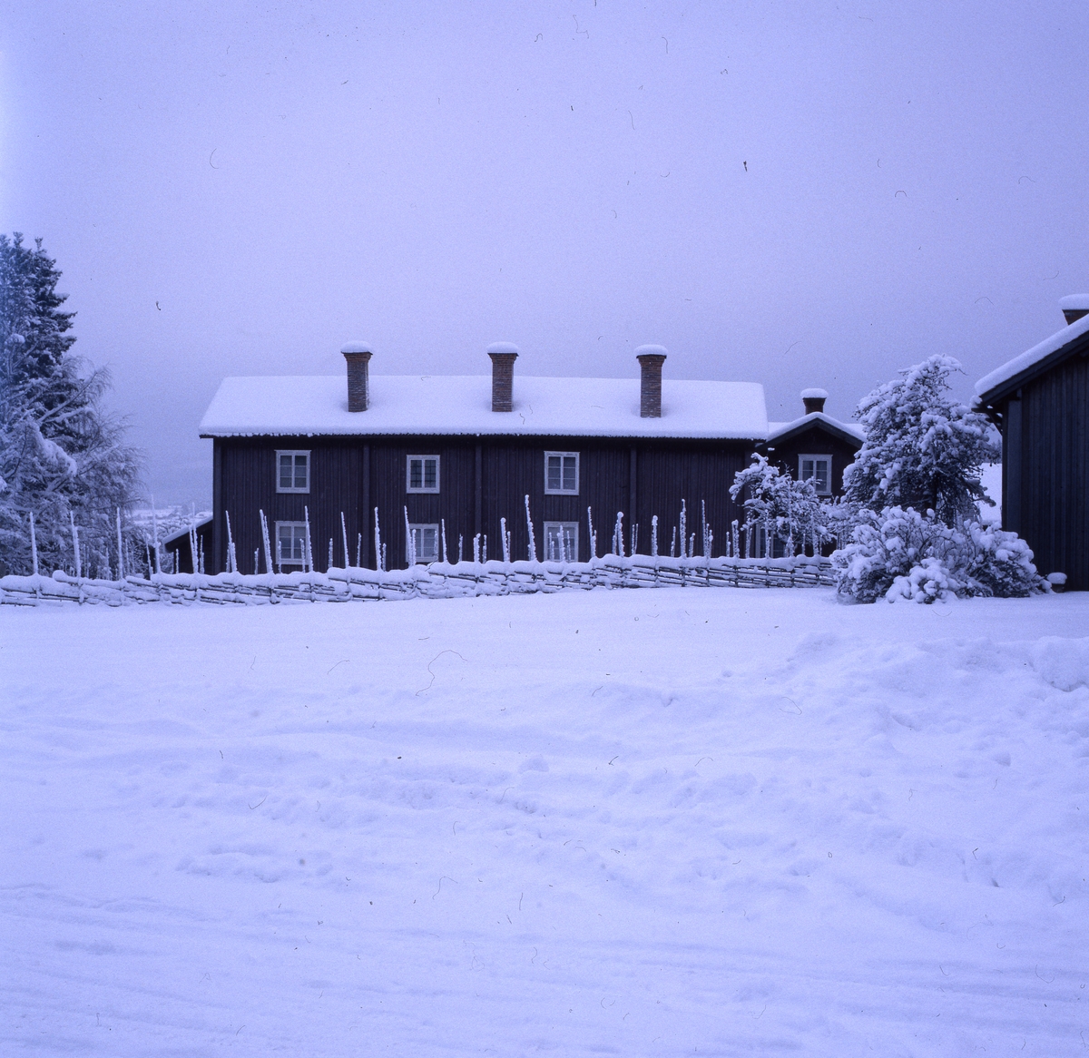 Vinterbild från Västerby hembygdsby i Rengsjö, 15 januari 1999.