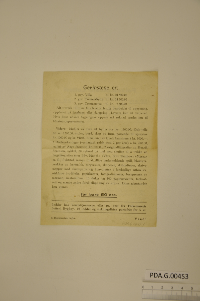 Flygeblad av papiark med trykket tekst på forside og bakside.