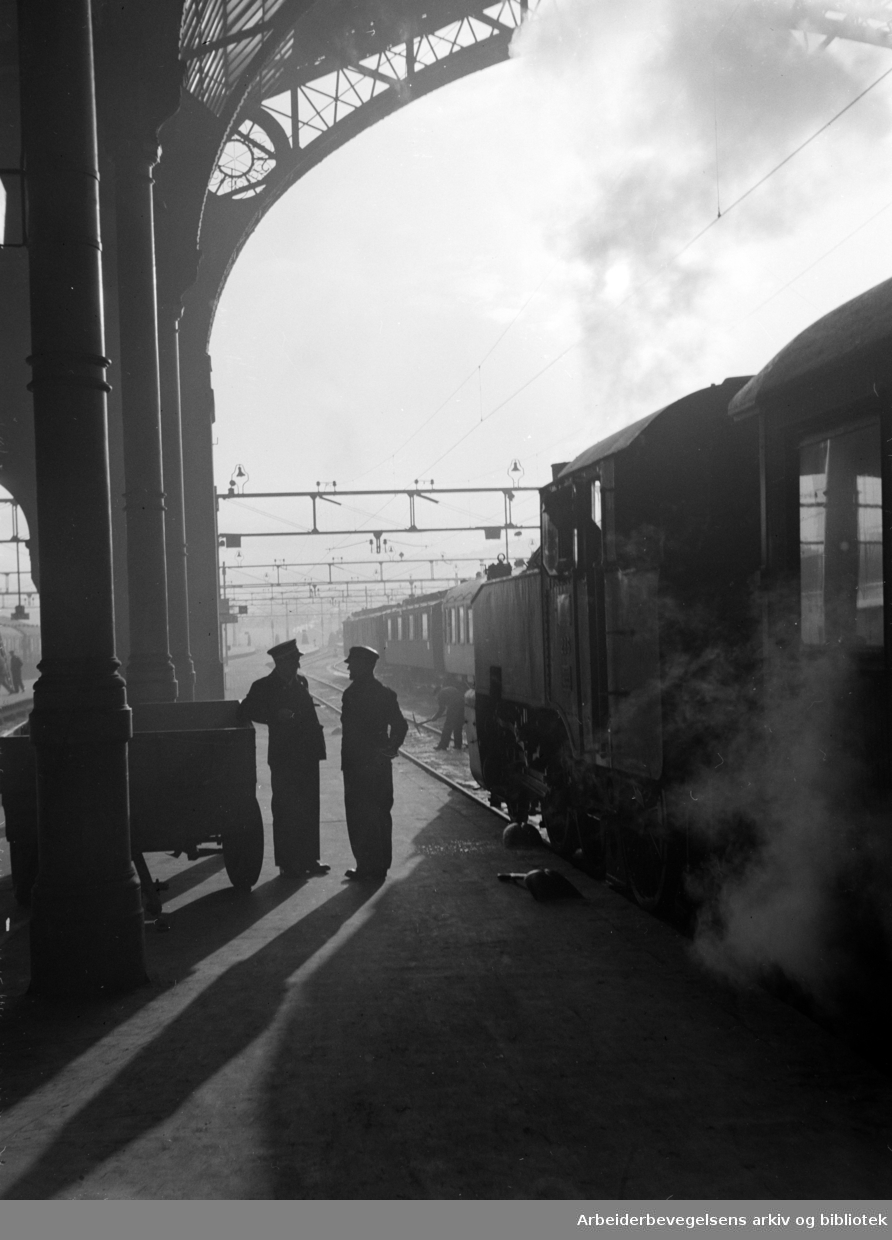 Østbanestasjonen. Mars 1951