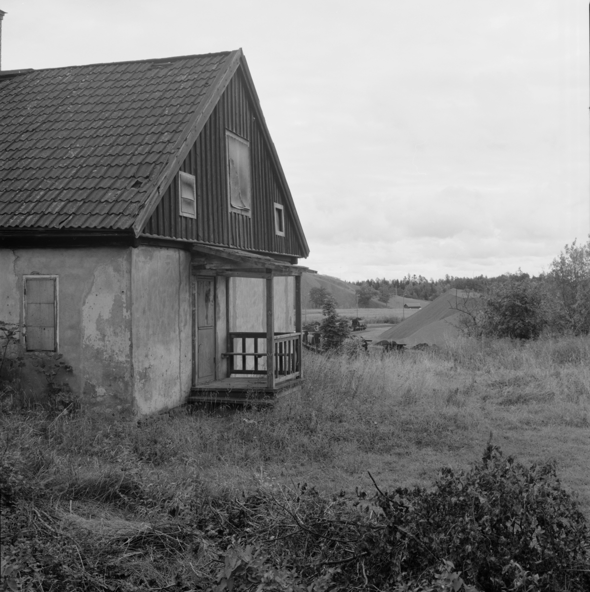 "Konstkarlsbyggningen", bostadslänga i stöphusteknik, Dannemora Gruvor AB, Dannemora, Uppland september 1991