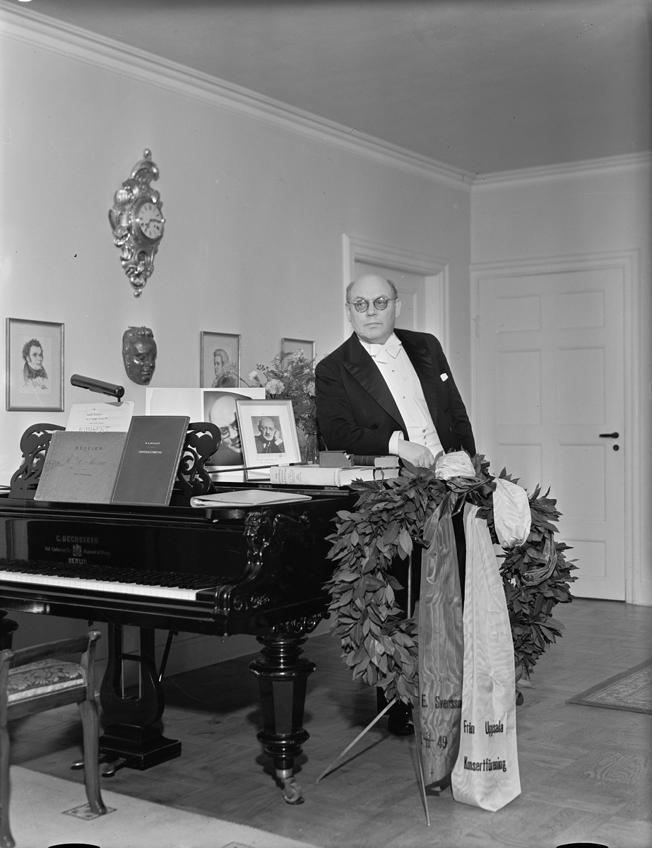 Födelsedagsporträtt - director musices Sven E Svensson, Uppsala 1949