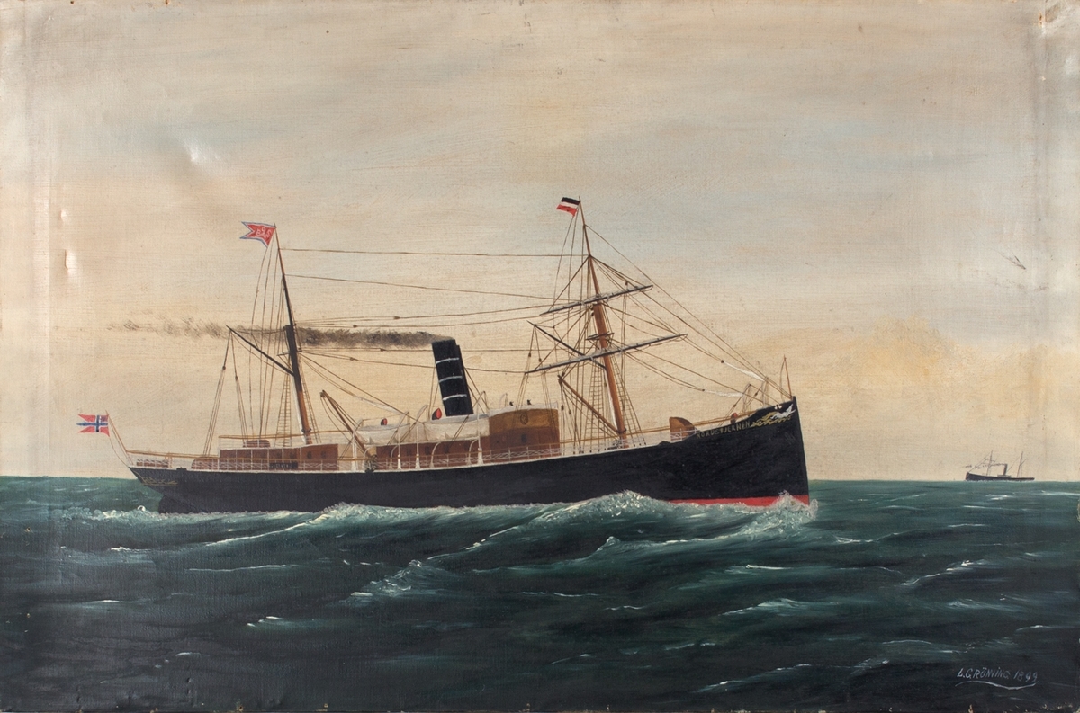 Skipsportrett av dampskipet NORDSTJERNEN på åpent hav. To master, seilrigg på første mast. Norsk postflagg med unionsmerke i akter.