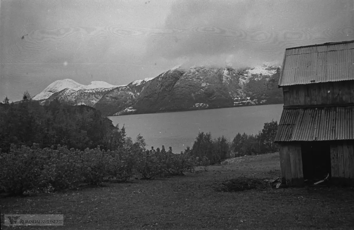 "Oktober 1955"."Besøk hjå Gausetvik"