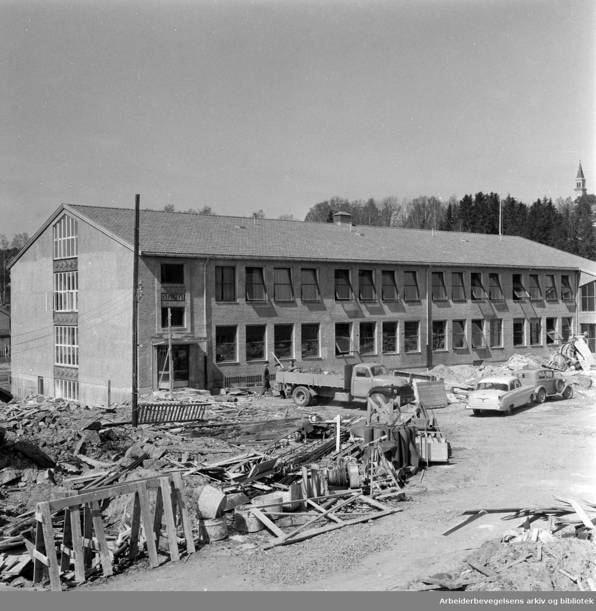 Grorud høgre skole under bygging. Mai 1959