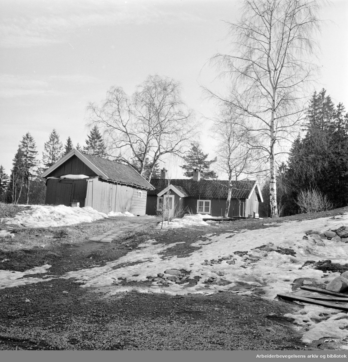 Gjetebråten ved Njårdhallen. April 1963