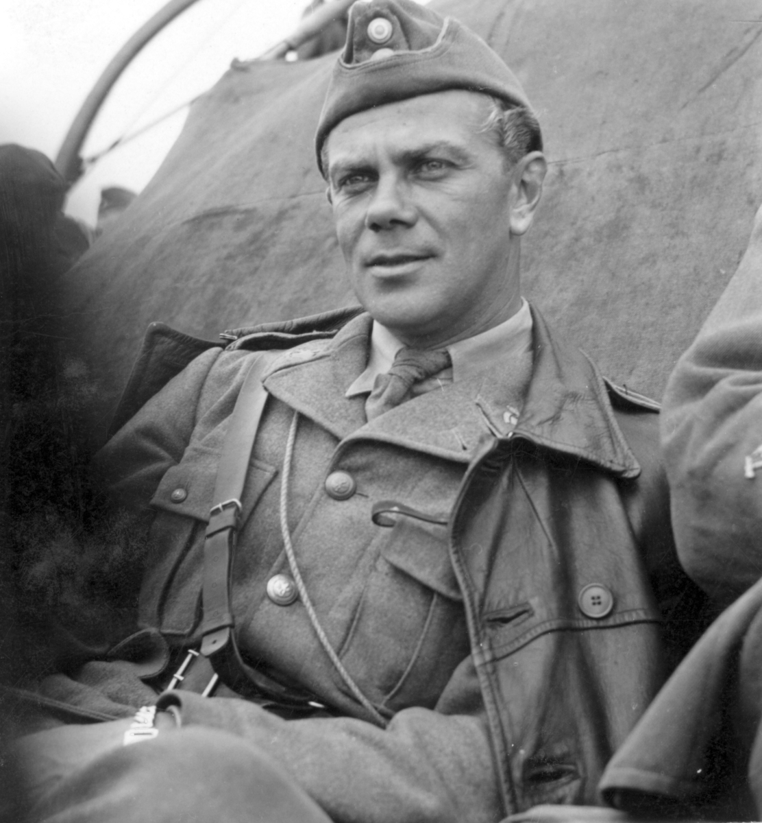 Sergeant Larsson (Pi-Lasse) P 3 på väg till Utö pansarskjutfält.