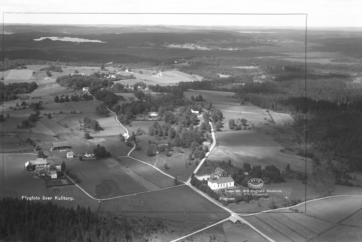 Flygfoto över Kulltorp i Gnosjö kommun. Nr C 1977.
