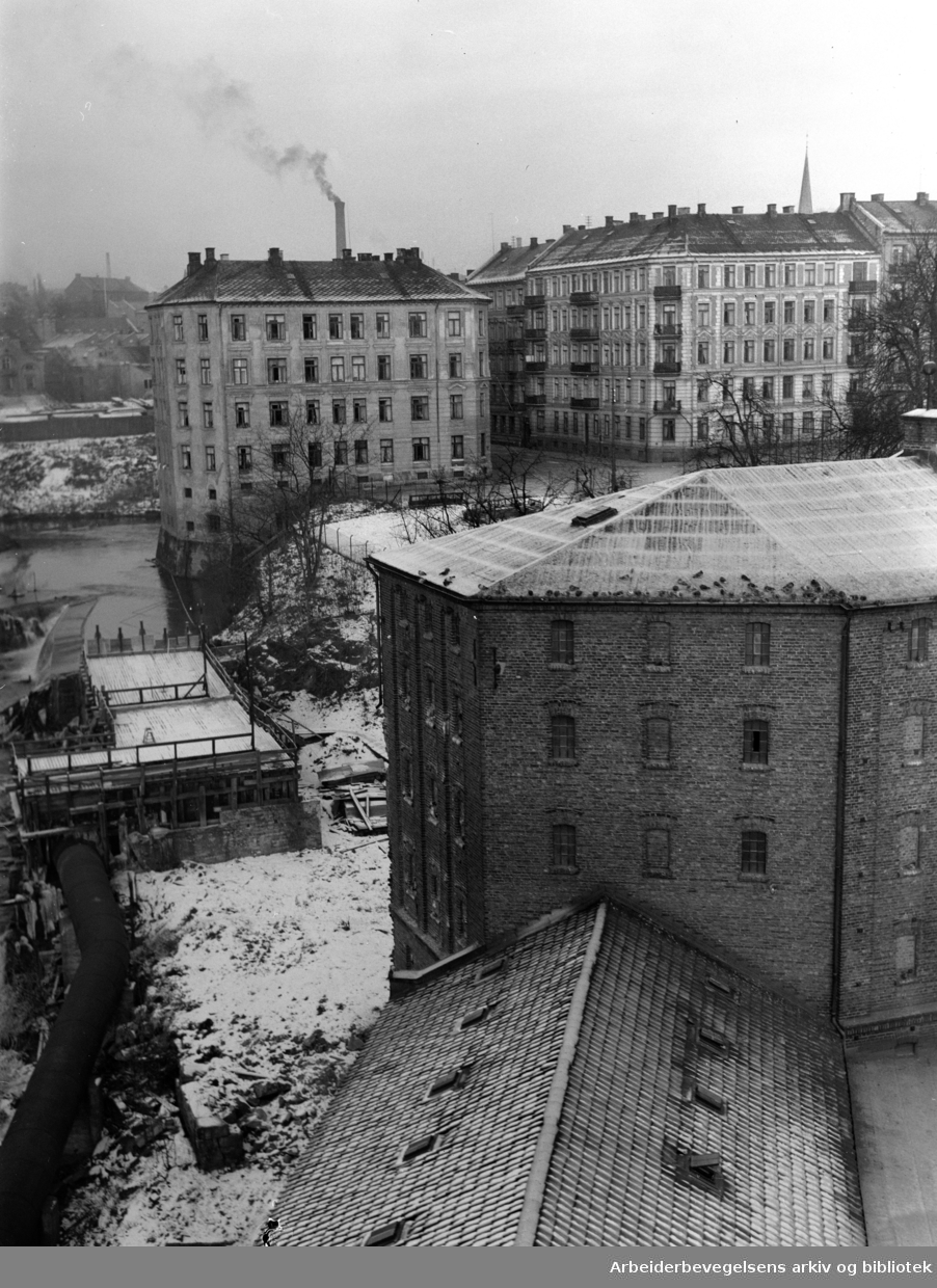 Bjølsen Valsemølle (og Nedre Foss). Desember1950.