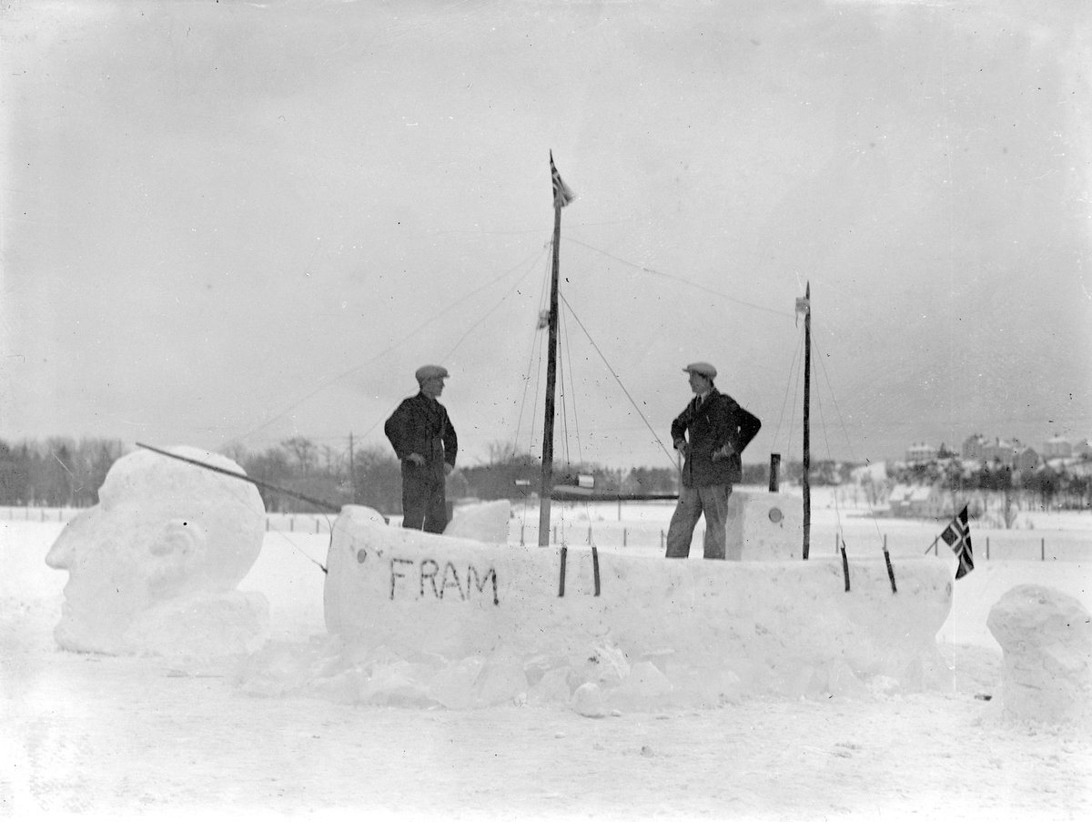 Roald Amundsen, Fram og isbjørn modellert i snø av drosjesjåfører