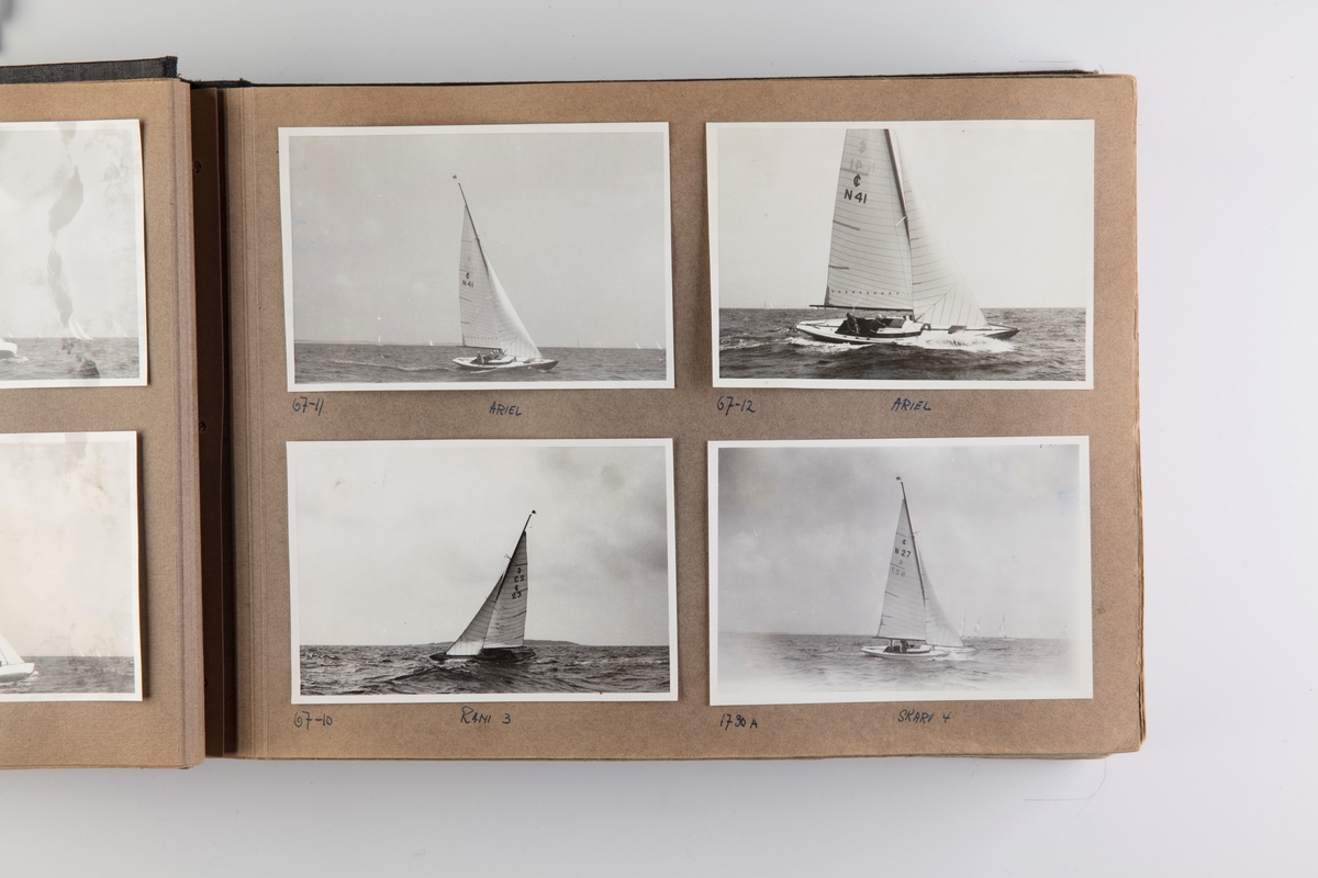 Album med fotografier av seilbåter fra regattaer i 1947-1948.
