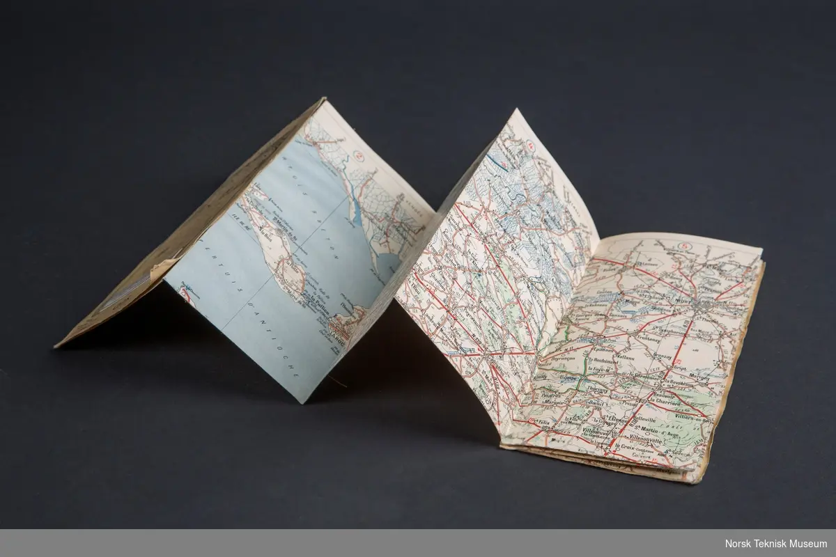 47 stk kartblad som tilsammen dekker hele Frankrike