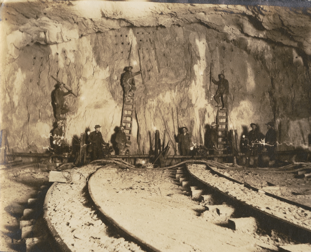 Morning Mine, Mullau, Kuba (Cuba), 1909-1911. 