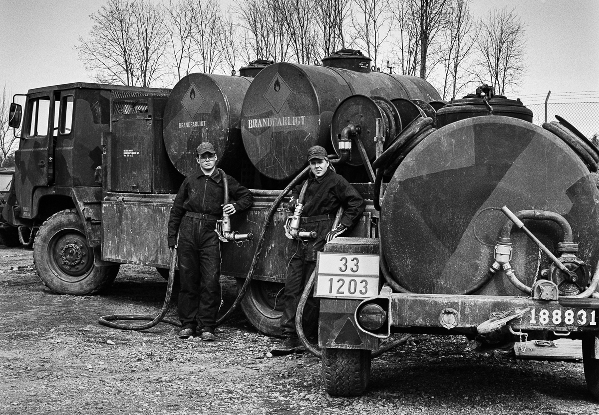Trosspluton 1987-88.
Drivmedelsgrupp 650 (6 500 liter i tankar)

Milregnr: 330006, 188831