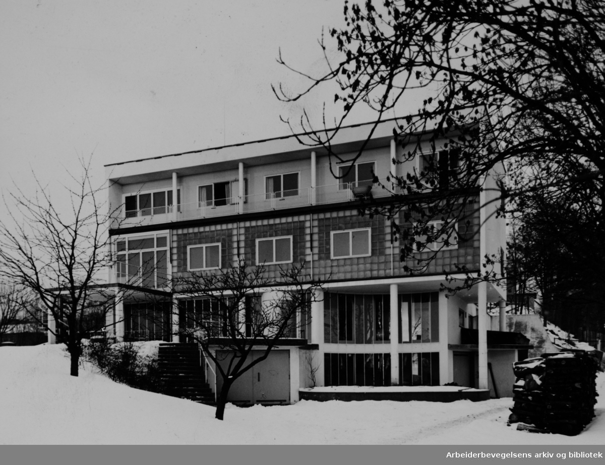 Akershus Fylkes Spebarnsheim. Rolf E. Stenersen, ("Villa Stenersen". Túengen Allé 10. Januar 1944