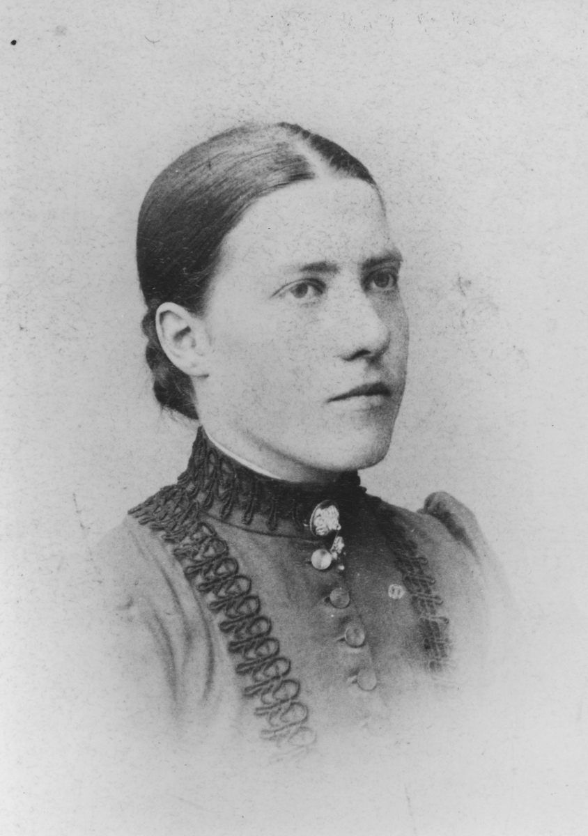 Anna Olsdatter, f. 1871