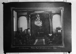 Avfotografert bilde av interiør fra "Vikens Kapel før restau