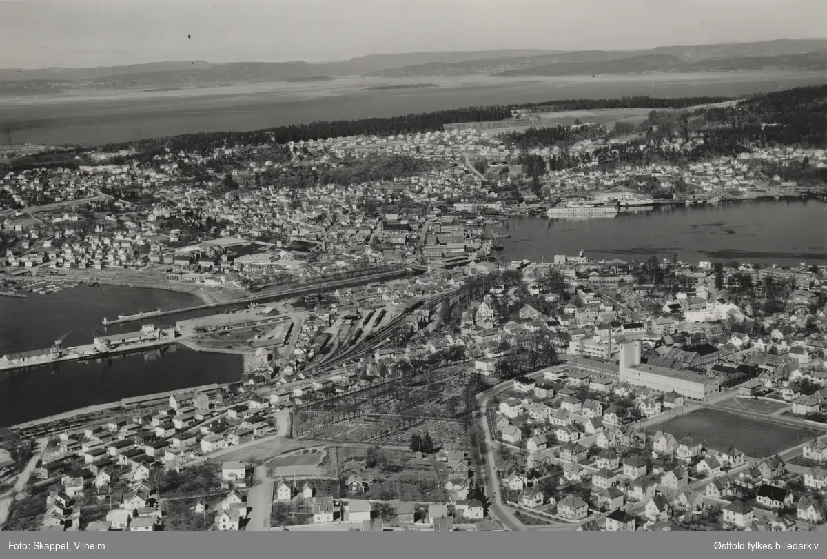 Flyfoto fra Moss sentrum 20. april 1961.