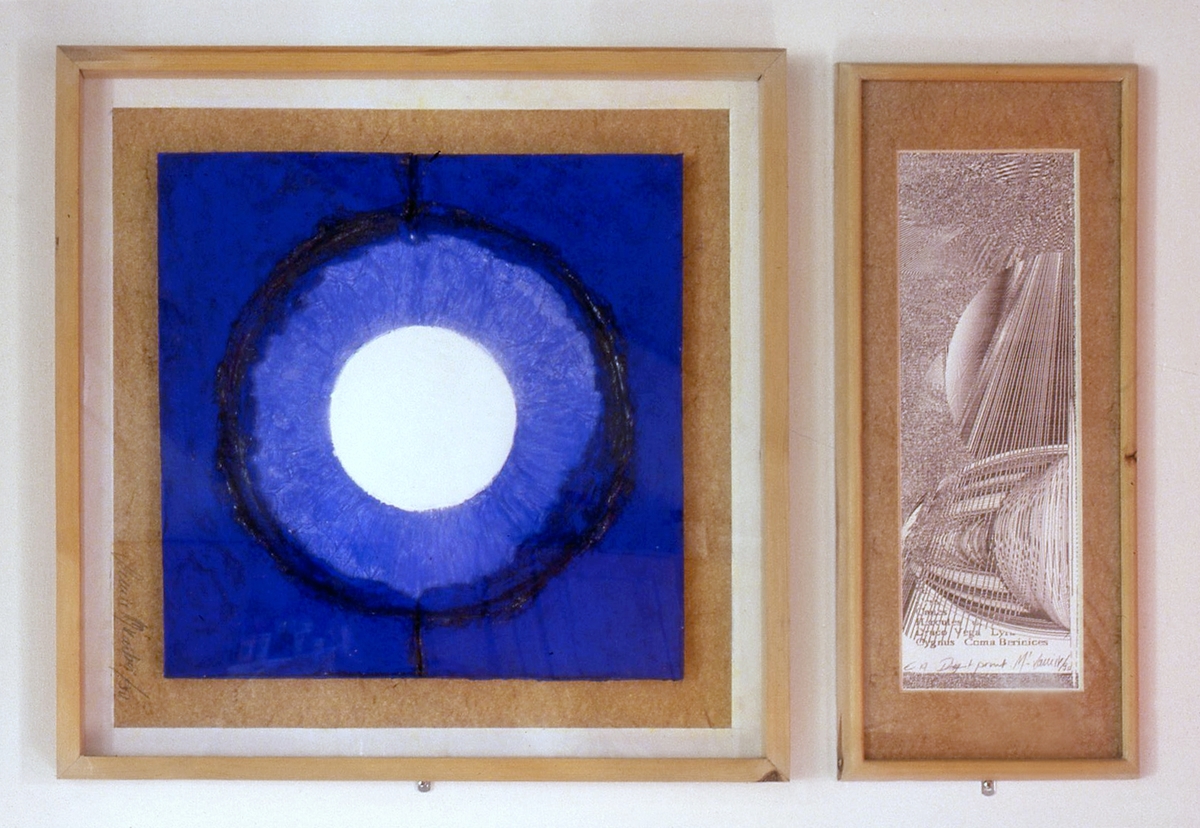 Arbeidet består av to bilder, et maleri med blått sirkelmotiv og et grafisk trykk, som igjen inngår i en utsmykking som omfatter totalt 6 arbeider.