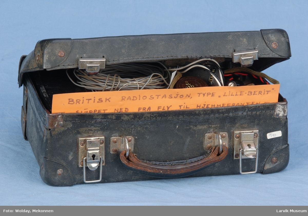 Form: kuffert med sender SER.NO MC 19238
Innhold i boks: Reservedeler.
