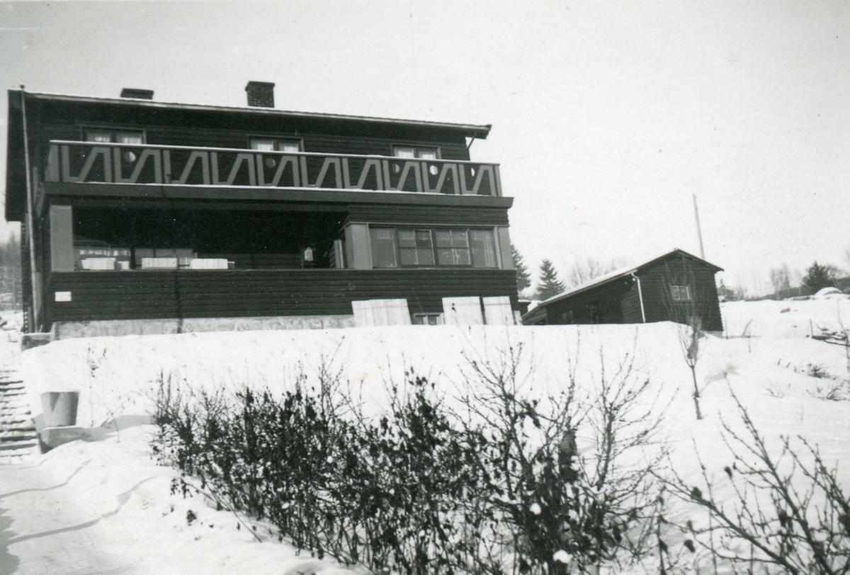 Huset til lensmann Bitustøl som vart okkupert til tyske befal februar 1941.