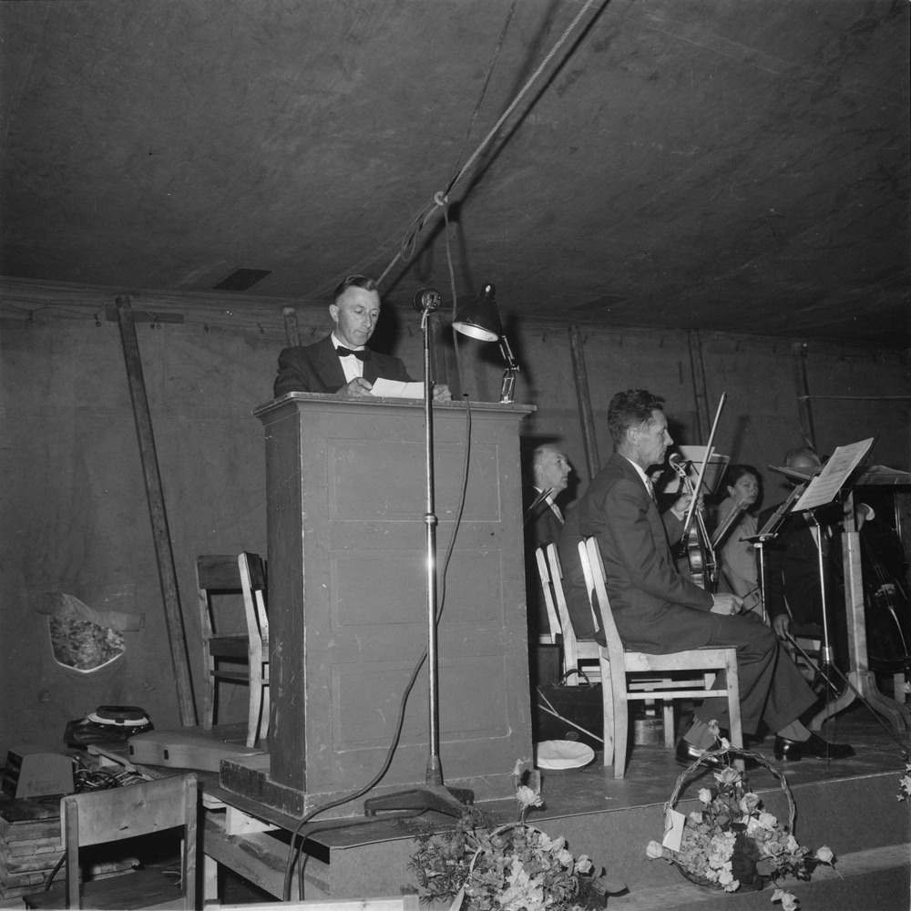 Meieri-jubileum 1960. Tilstelning i telt på Kippermoen.