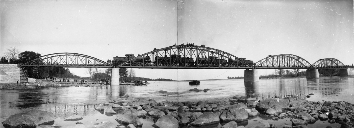 Provbelastning av bro med lok Sala - Gysinge - Gävle Järnväg, SGGJ lok 1, 3, 4, 5.