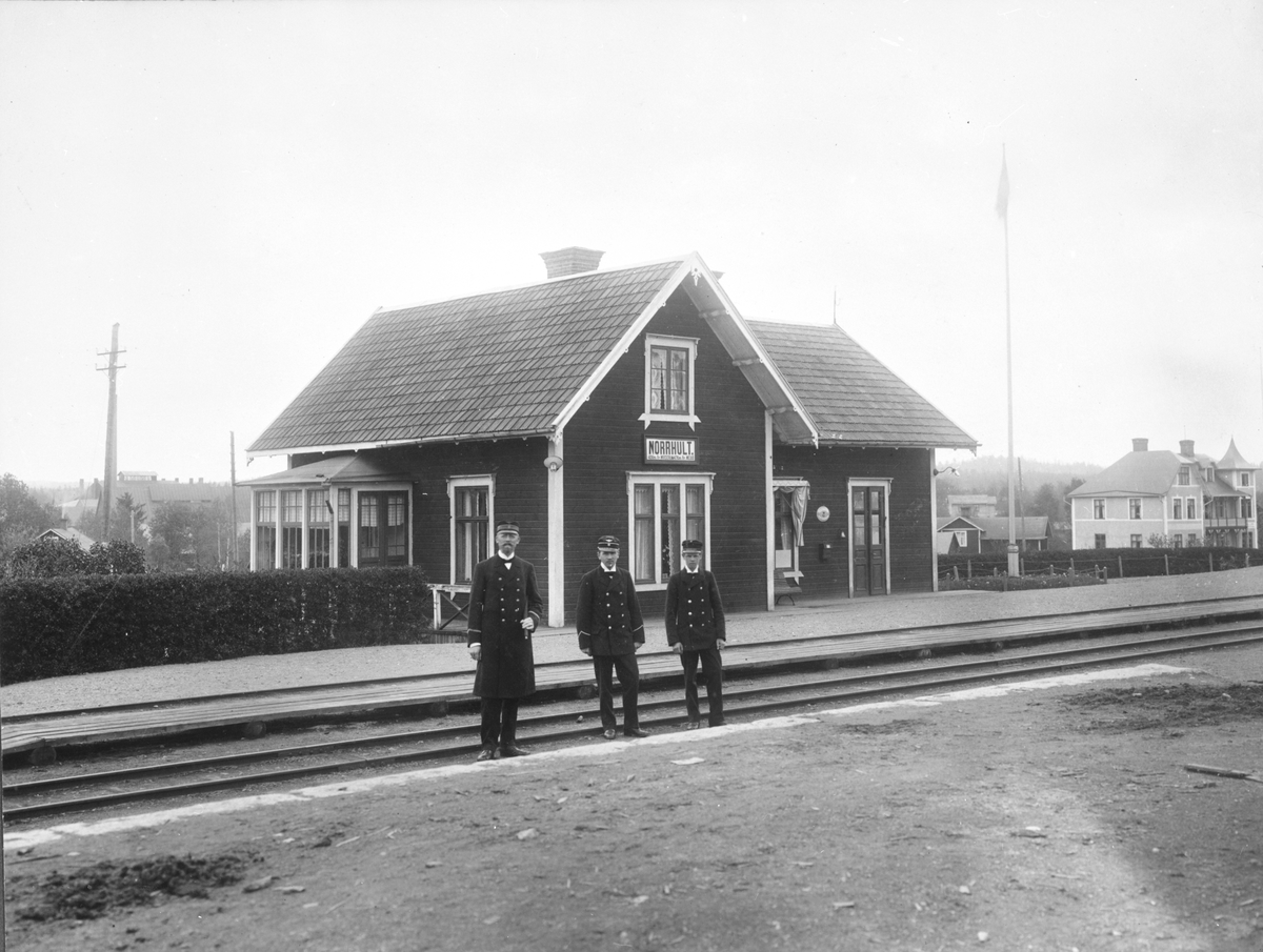 Stationen i Norrhult. Stins Otto Mattson verksam 1903 - 1921. Född 1874.