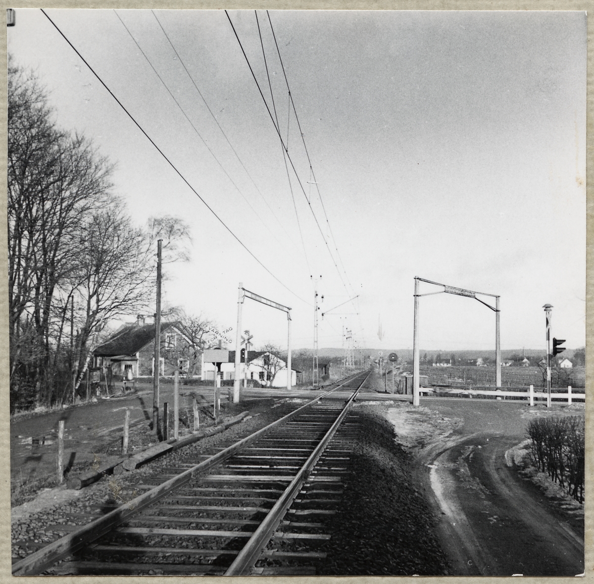 Järnvägsövergång vid Södra Vram på linjen mellan Norra Vram och Billesholm.