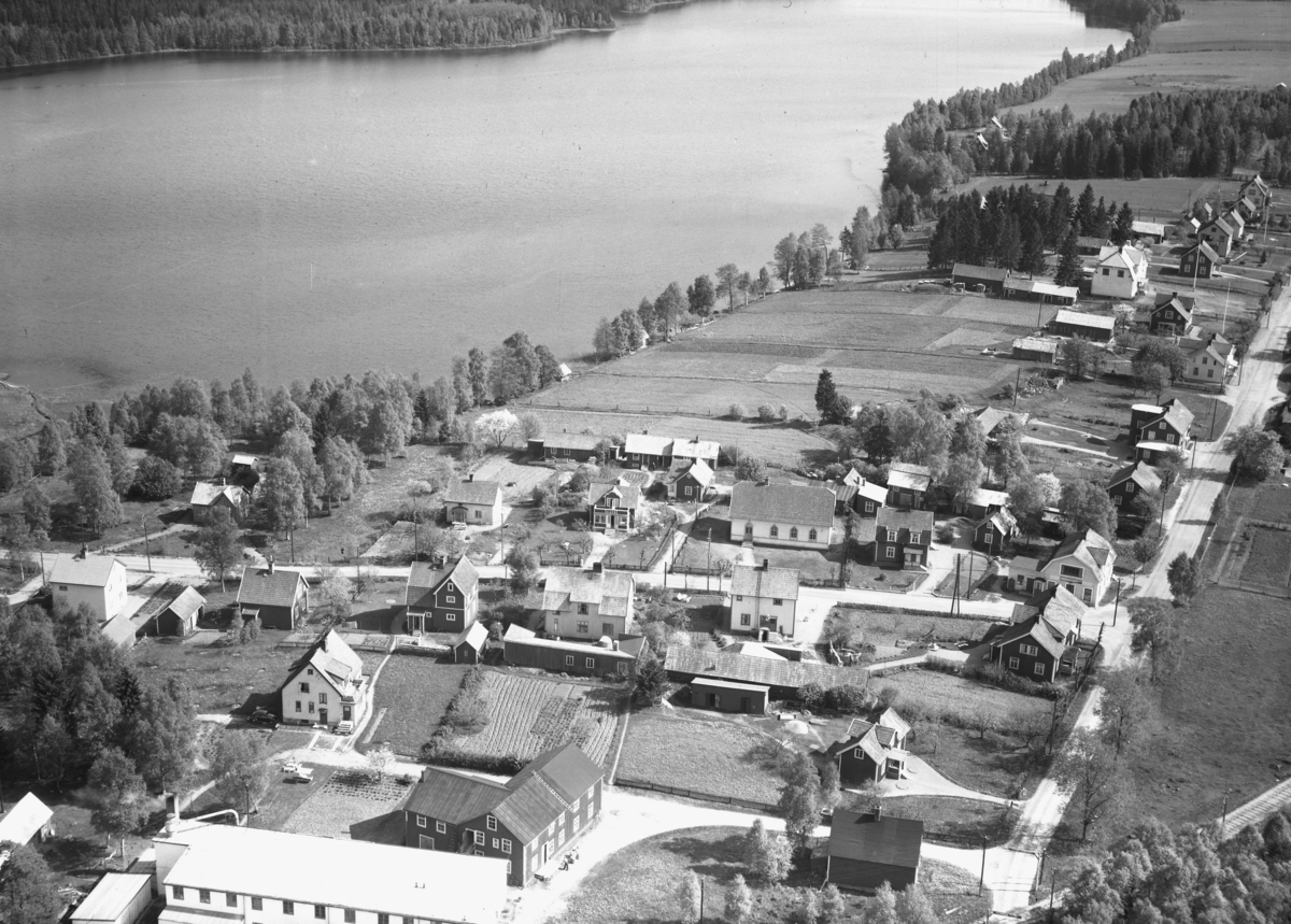 Flygfoto över Fredriksdal i Nässjö kommun. Nr O 1002.