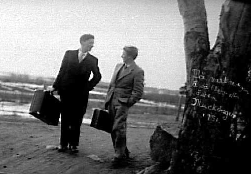 Kurt Salin och Gunnar Andersson från Götlunda muckar 1951.