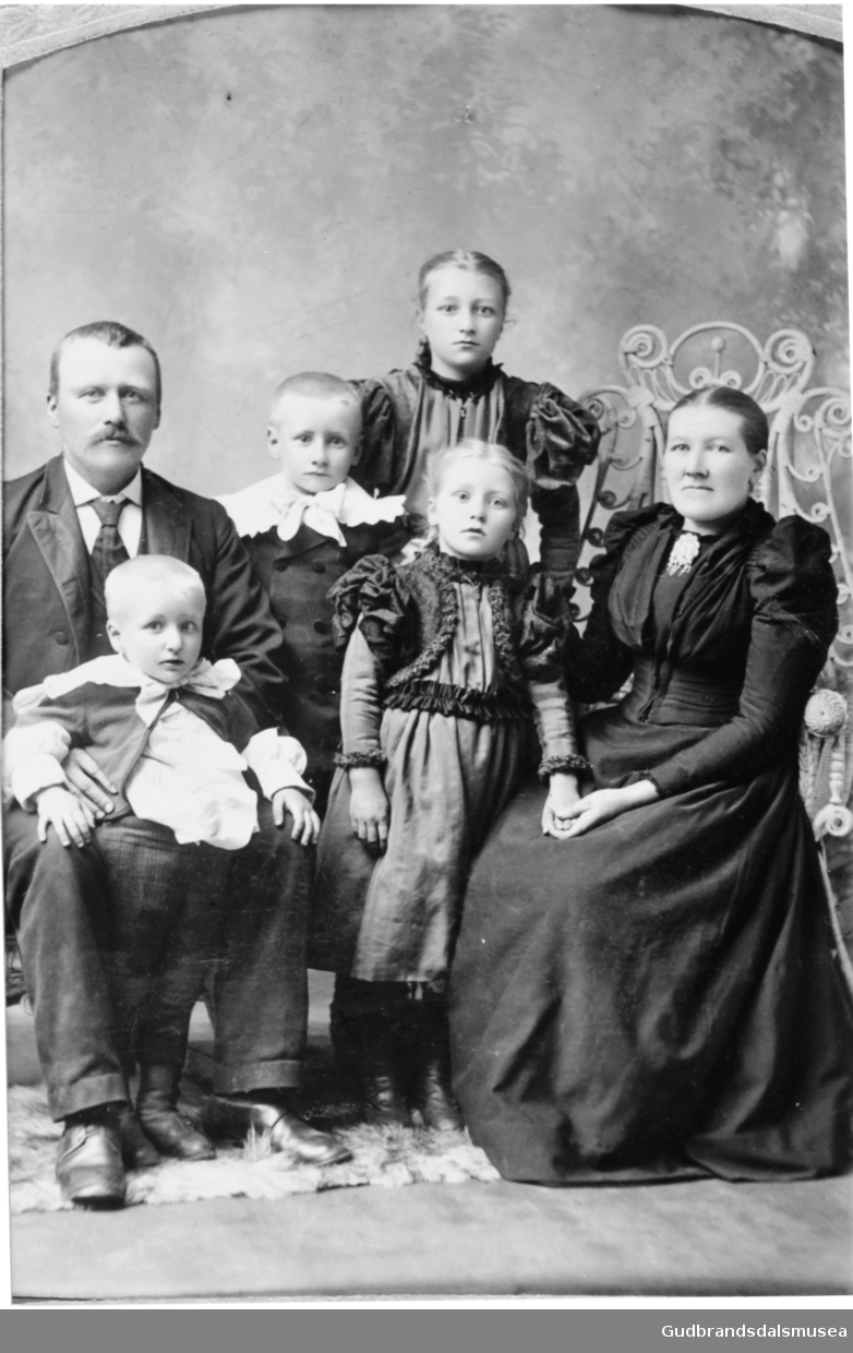 Ola Dagsgard (f. 1882) med familie i Amerika