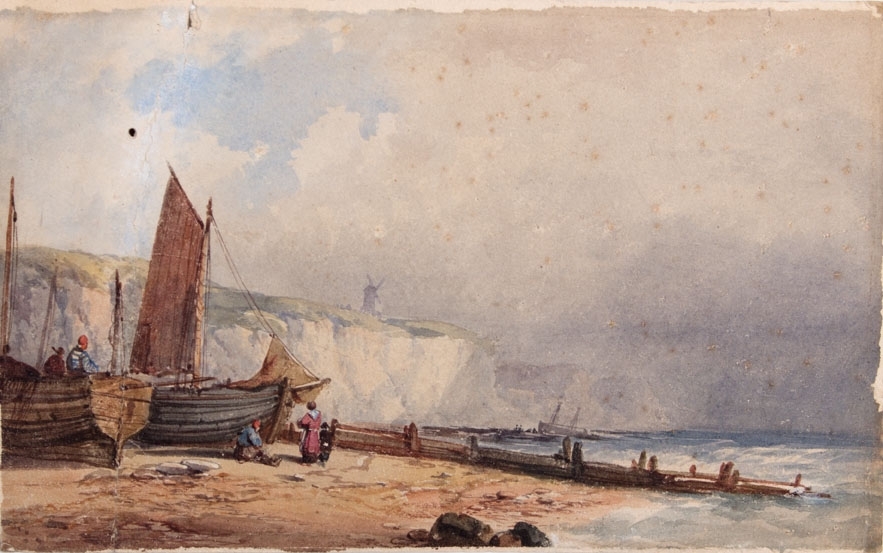 Akvarell som viser opptrukne fiskefartøyer med klippekyst i bakgrunnen. En vindmølle sees på klippen i bakgrunnen. Kan være kysten av Nord-Frankrike.