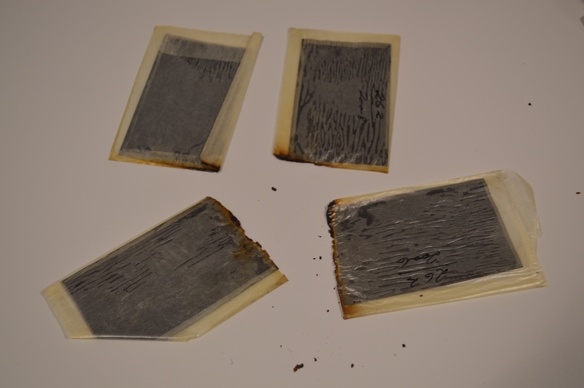 Negativer med oppsmuldret glassinpapir