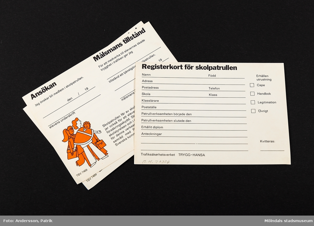 3 st Registerkort för skolpatrullen, utgivna av Trafiksäkerhetsverket och Trygg-Hansa, cirka 1974.