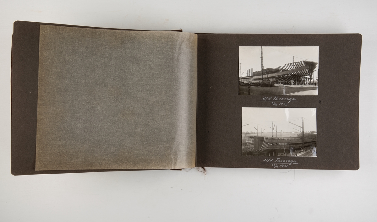 Album med fotografier av byggingen av M/S 'Taronga' (b.1934), samt fra prøveturen og skipets interiør