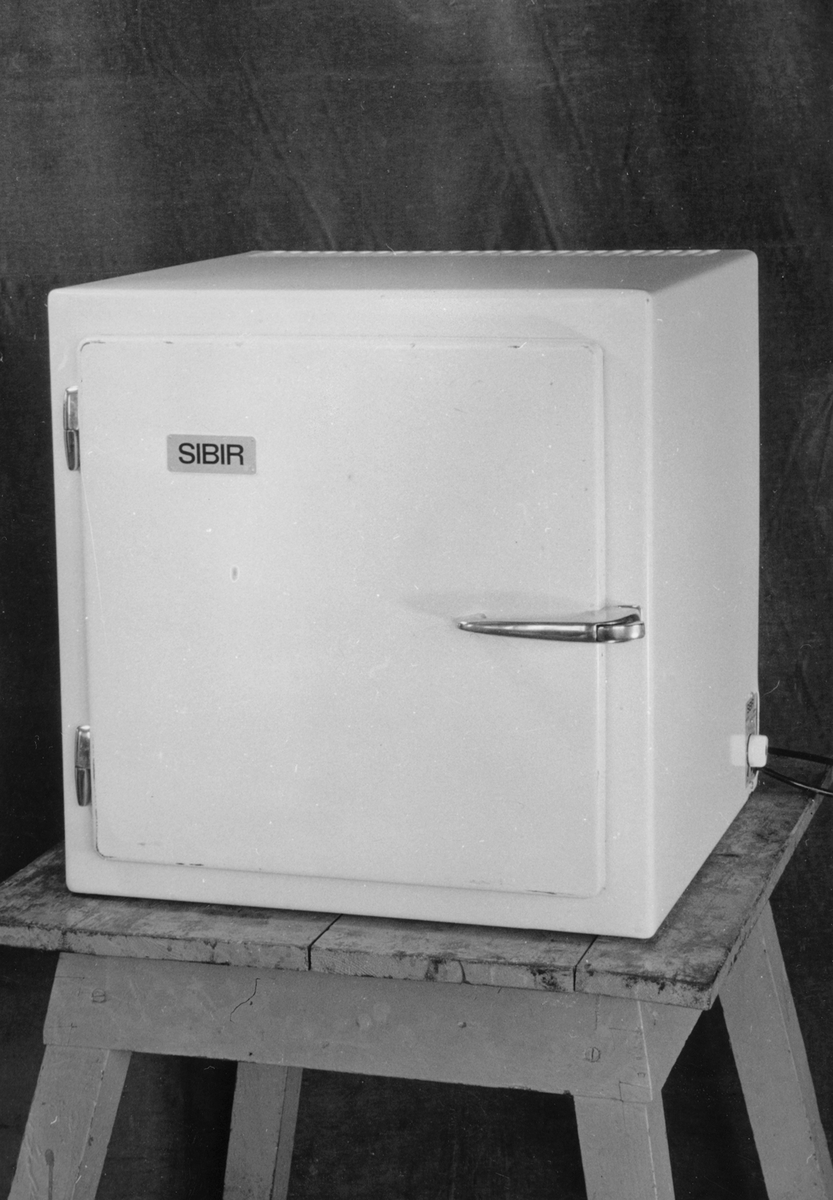 Electrolux.
Sibir. 40 liters kylskåp.