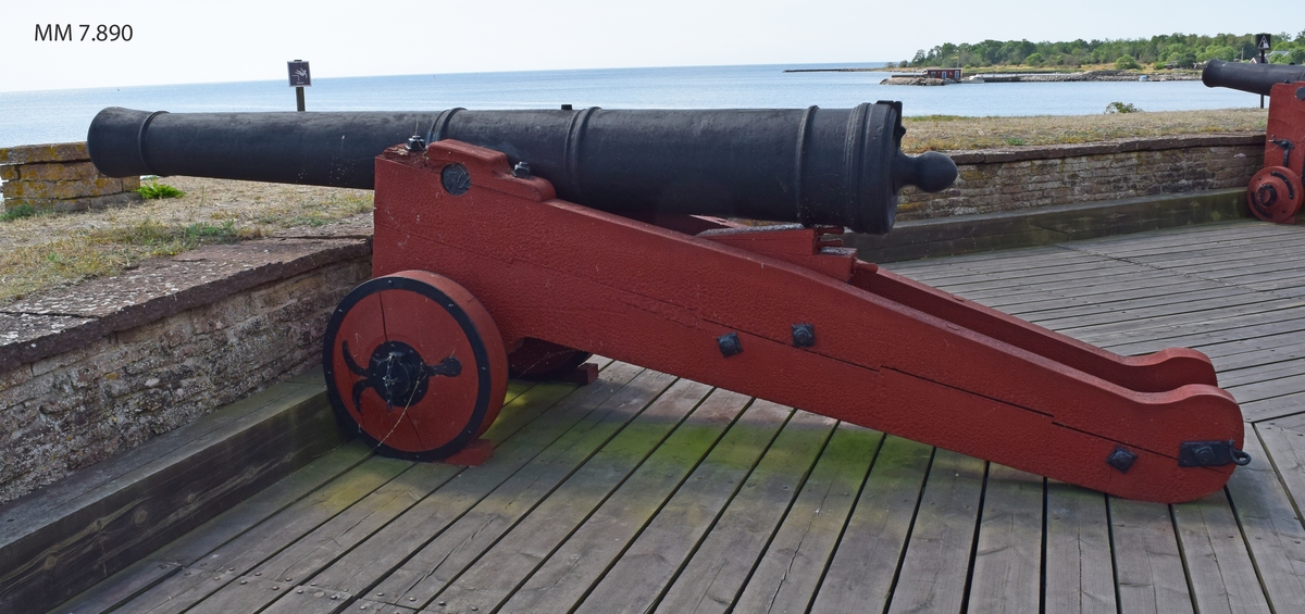 Eldrör, kanon, 24-pundig, slätborrad, modell Tornqvist.
Gjutnummer: 431.
Märkning på ena tappen: V B
1768
3
431
IV: X  11