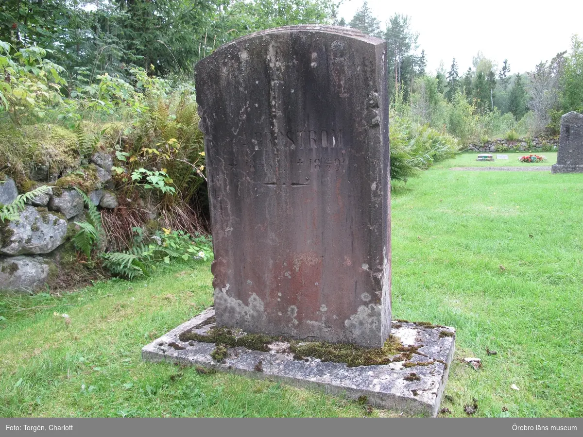 Rockesholm kyrkogård Inventering av kulturhistoriskt värdefulla gravvårdar 2014-2015, Kvarter 4.