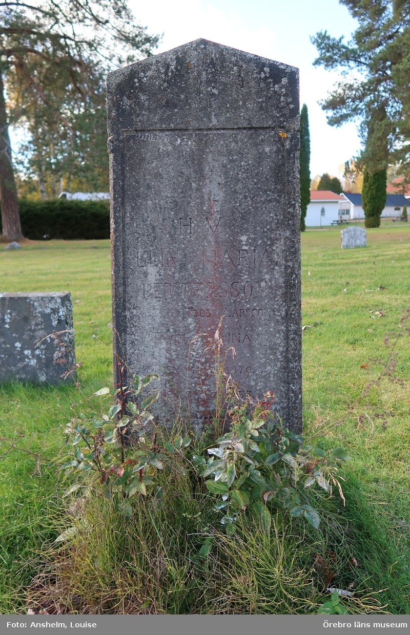 Hidinge nya kyrkogård Inventering av kulturhistoriskt värdefulla gravvårdar 2017, Kvarter J.