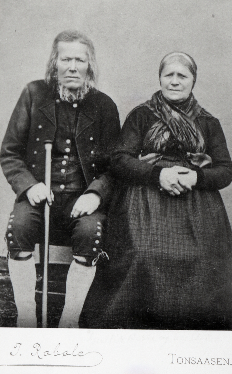 Portrett I Helfigur Av Ordfører Gullik Riste Og Kona Seborg Ca 1870 Valdres Folkemuseum 